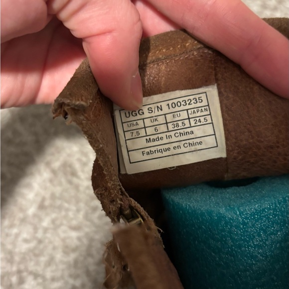 🐂 UGG Brown Tan Suede Studded Ankle Boots - Picture 8 of 8